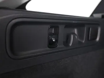 MERCEDES-BENZ C 300 T AMG ADV.  Distr. 360  Memory