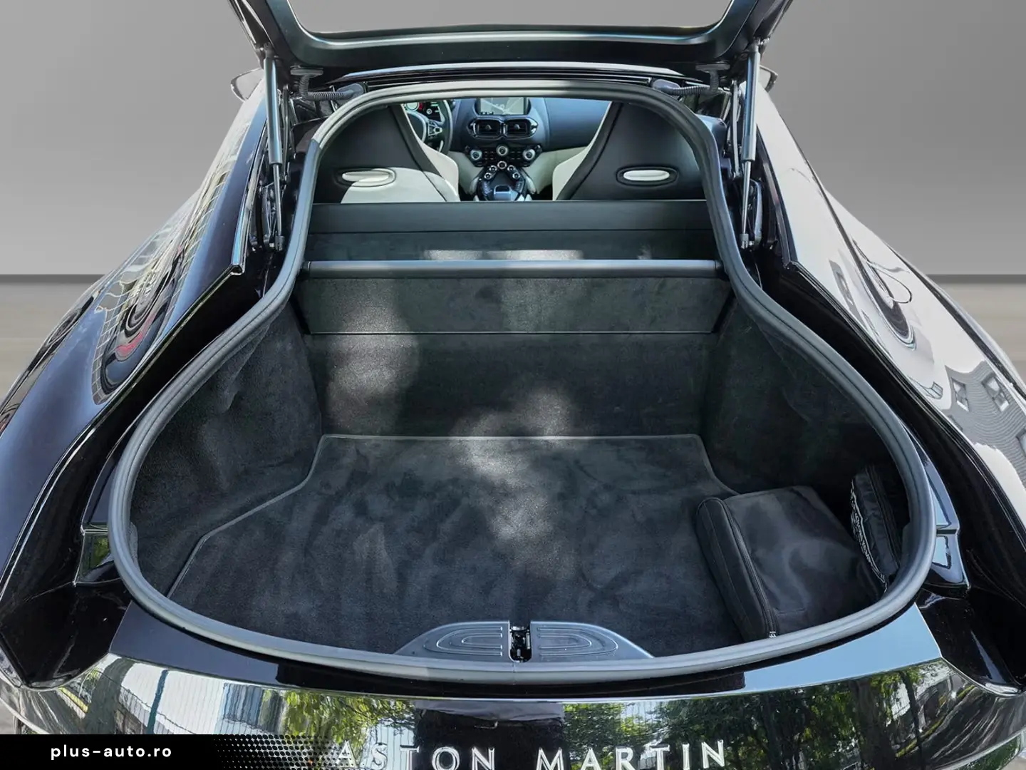 Aston Martin V8 Vantage Vantage V8 Coupe Onyx Black