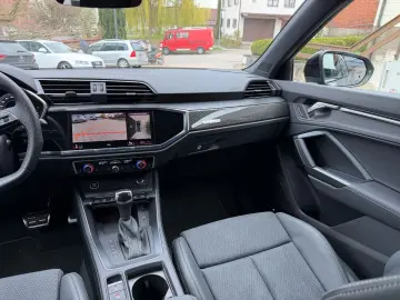 AUDI Q3 Sportback 40 TFSI quattro S line  fast VOLL