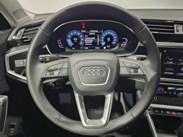AUDI Q3 35 TFSI Sport Virtual LED Plus Standheiz. AHK