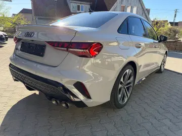 AUDI S3 Limousine quattro PORSCHE KREIDE   AKRAPOVIC