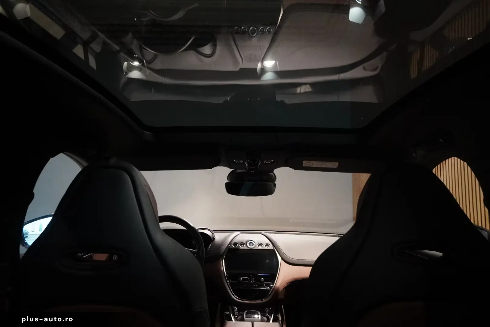 Aston Martin DBX 4.0 V8-BRD-U-frei-Schwarz Braun