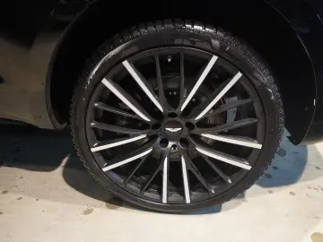 Aston Martin DBX 4.0 V8-BRD-U-frei-Schwarz Braun