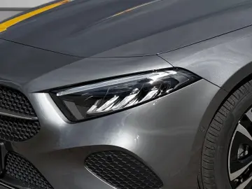 MERCEDES-BENZ A 200 Progressive AHK CarPlay LED Kamera