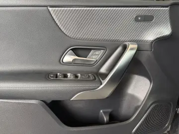 MERCEDES-BENZ A 200 Progressive AHK CarPlay LED Kamera