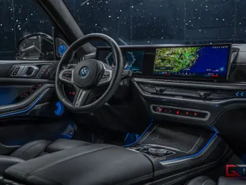 BMW X5 xDrive50e M-Sport B&W 22  Massage PanoSky DAP