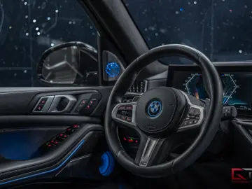 BMW X5 xDrive50e M-Sport B&W 22  Massage PanoSky DAP