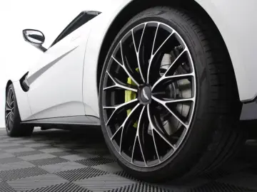 Aston Martin V8 Vantage F1 edition