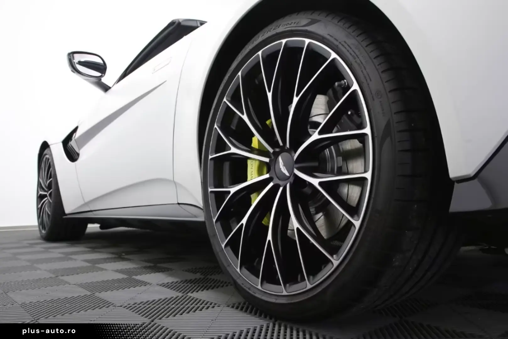 Aston Martin V8 Vantage F1 edition