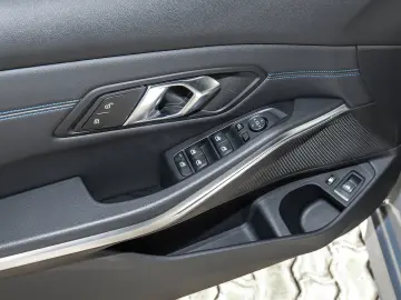 BMW 330e Touring M Sport LC Prof. Head-Up HiFi LED