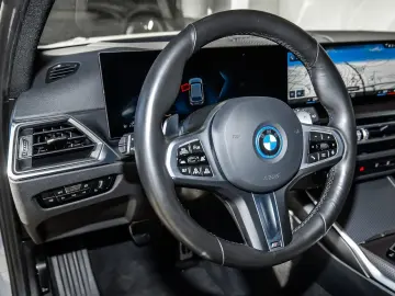BMW 330e Touring M Sport LC Prof. Head-Up HiFi LED