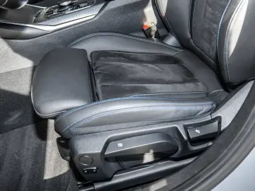 BMW 330e Touring M Sport LC Prof. Head-Up HiFi LED