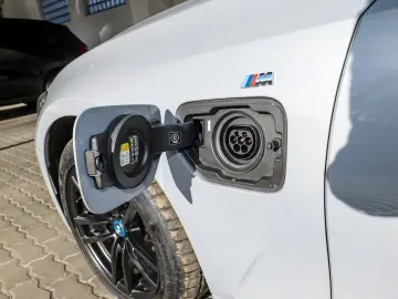 BMW 330e Touring M Sport LC Prof. Head-Up HiFi LED