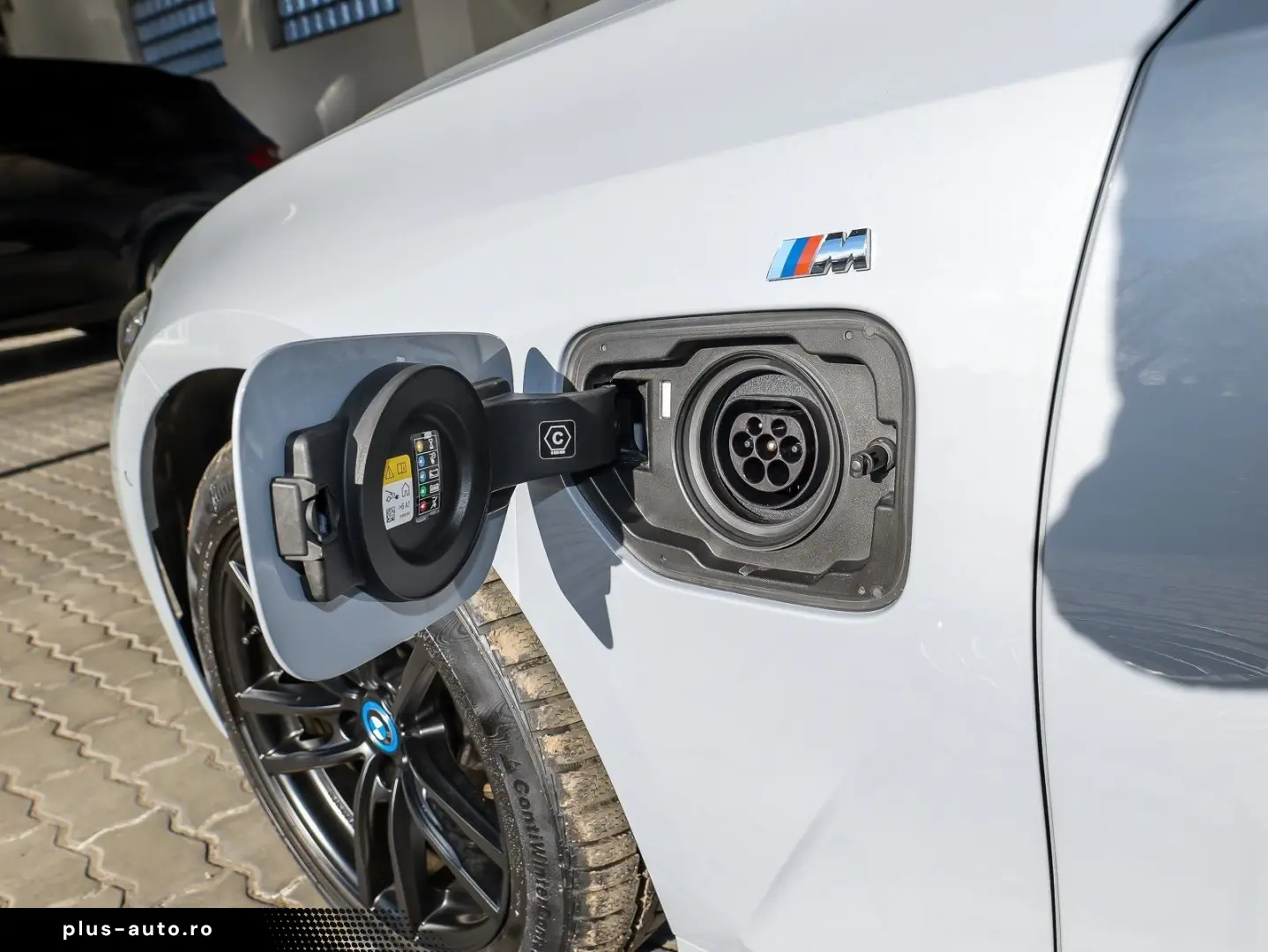 BMW 330e Touring M Sport LC Prof. Head-Up HiFi LED