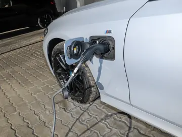 BMW 330e Touring M Sport LC Prof. Head-Up HiFi LED
