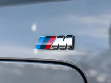 BMW 330e Touring M Sport LC Prof. Head-Up HiFi LED