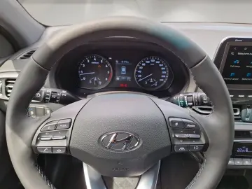 HYUNDAI i30 1.5 T-GDI 48V ADVANTAGE NAVI LED SHZ Kamera