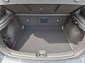 HYUNDAI i30 1.5 T-GDI 48V ADVANTAGE NAVI LED SHZ Kamera