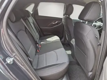 HYUNDAI i30 1.5 T-GDI 48V ADVANTAGE NAVI LED SHZ Kamera
