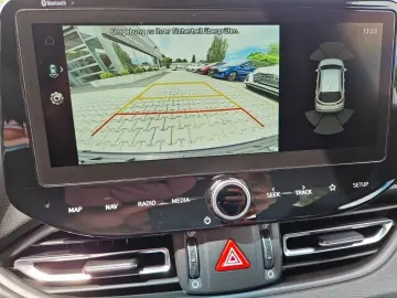 HYUNDAI i30 1.5 T-GDI 48V ADVANTAGE NAVI LED SHZ Kamera