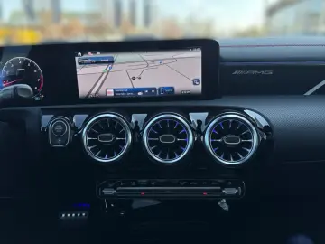 MERCEDES-BENZ CLA 35 AMG 4MATIC Shooting Brake