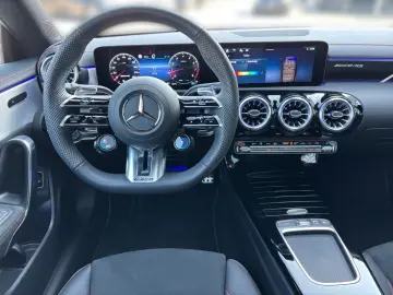 MERCEDES-BENZ CLA 35 AMG 4MATIC Shooting Brake