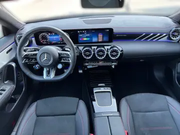 MERCEDES-BENZ CLA 35 AMG 4MATIC Shooting Brake