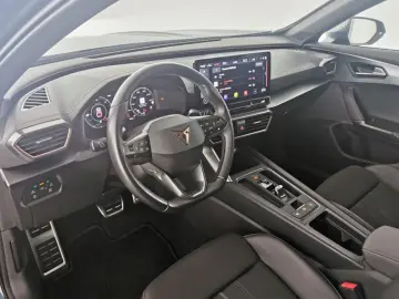 CUPRA Formentor 1.4 TSI e-HYBRID 180kW LED RFK NAV SHZ