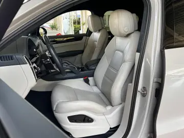 PORSCHE Cayenne Coupe GTS  14WEGE Vierradlenk HUD Matrix