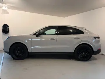 PORSCHE Cayenne Coupe E-Hybrid Kreide PSE 360 HUD BOSE
