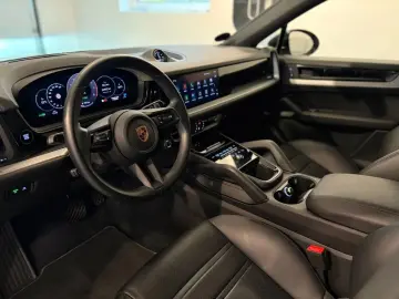 PORSCHE Cayenne Coupe E-Hybrid Kreide PSE 360 HUD BOSE