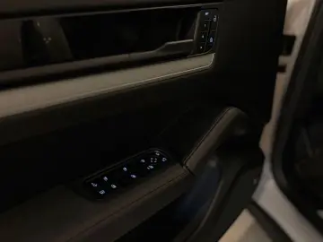 PORSCHE Cayenne Coupe E-Hybrid Kreide PSE 360 HUD BOSE
