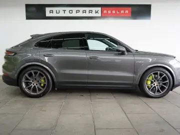 PORSCHE Cayenne Coupe E-Hybrid P-Display HA-Lenkung Inno