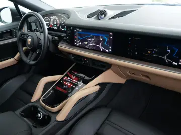 PORSCHE Cayenne Coupe E-Hybrid P-Display HA-Lenkung Inno