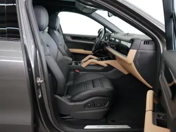 PORSCHE Cayenne Coupe E-Hybrid P-Display HA-Lenkung Inno