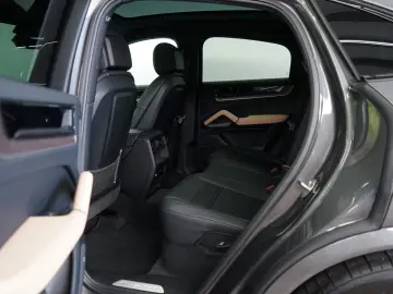 PORSCHE Cayenne Coupe E-Hybrid P-Display HA-Lenkung Inno