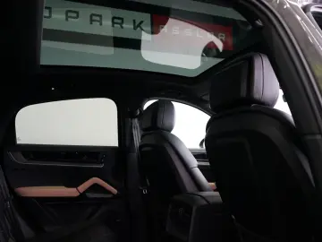 PORSCHE Cayenne Coupe E-Hybrid P-Display HA-Lenkung Inno