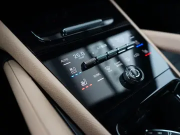PORSCHE Cayenne Coupe E-Hybrid P-Display HA-Lenkung Inno