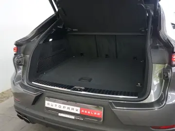 PORSCHE Cayenne Coupe E-Hybrid P-Display HA-Lenkung Inno