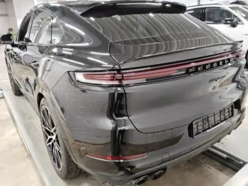 PORSCHE Cayenne Coupe E-Hybrid SportDesign 18Wege 22 Alu