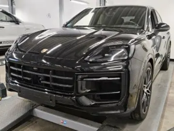 PORSCHE Cayenne Coupe E-Hybrid SportDesign 18Wege 22 Alu