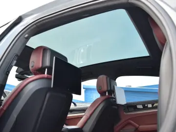PORSCHE Cayenne Coupe E-Hybrid Burmester SportDesign