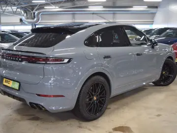 PORSCHE Cayenne Coupe E-Hybrid Burmester SportDesign