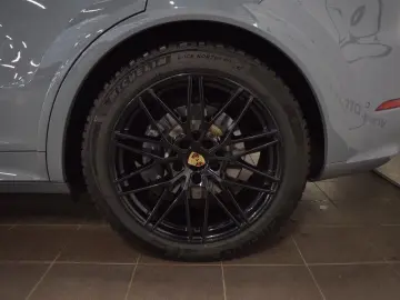 PORSCHE Cayenne Coupe E-Hybrid Burmester SportDesign