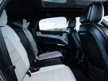 PORSCHE Cayenne Coupe S E-Hybrid UPE 160T SportDesign