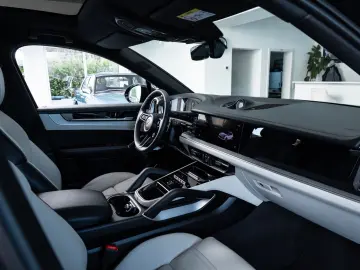 PORSCHE Cayenne Coupe S E-Hybrid UPE 160T SportDesign