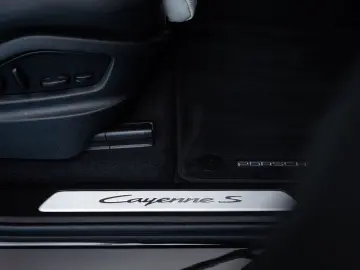 PORSCHE Cayenne Coupe S E-Hybrid UPE 160T SportDesign