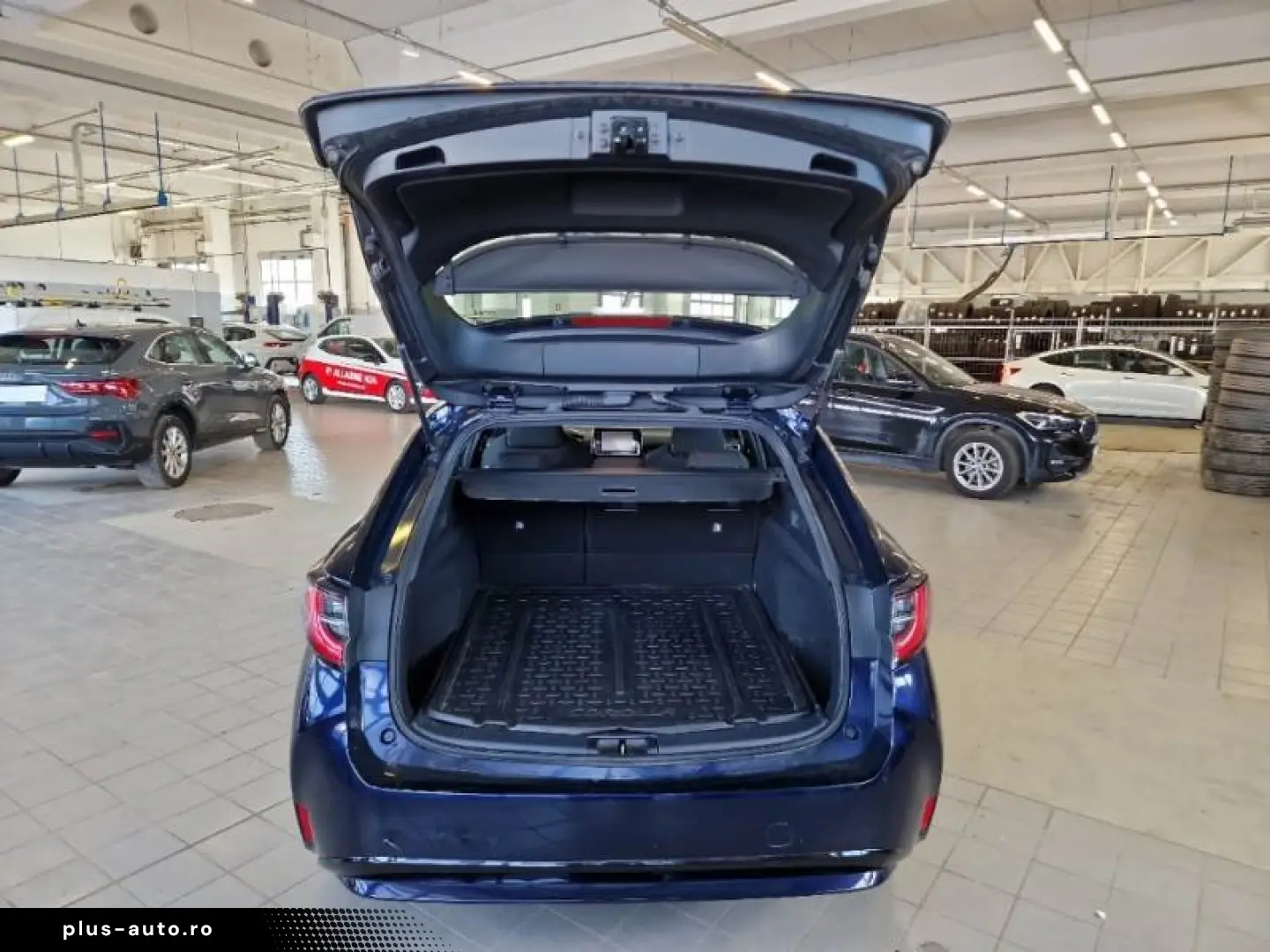 Toyota Corolla Bussines 1.8 hybrid Touring sport