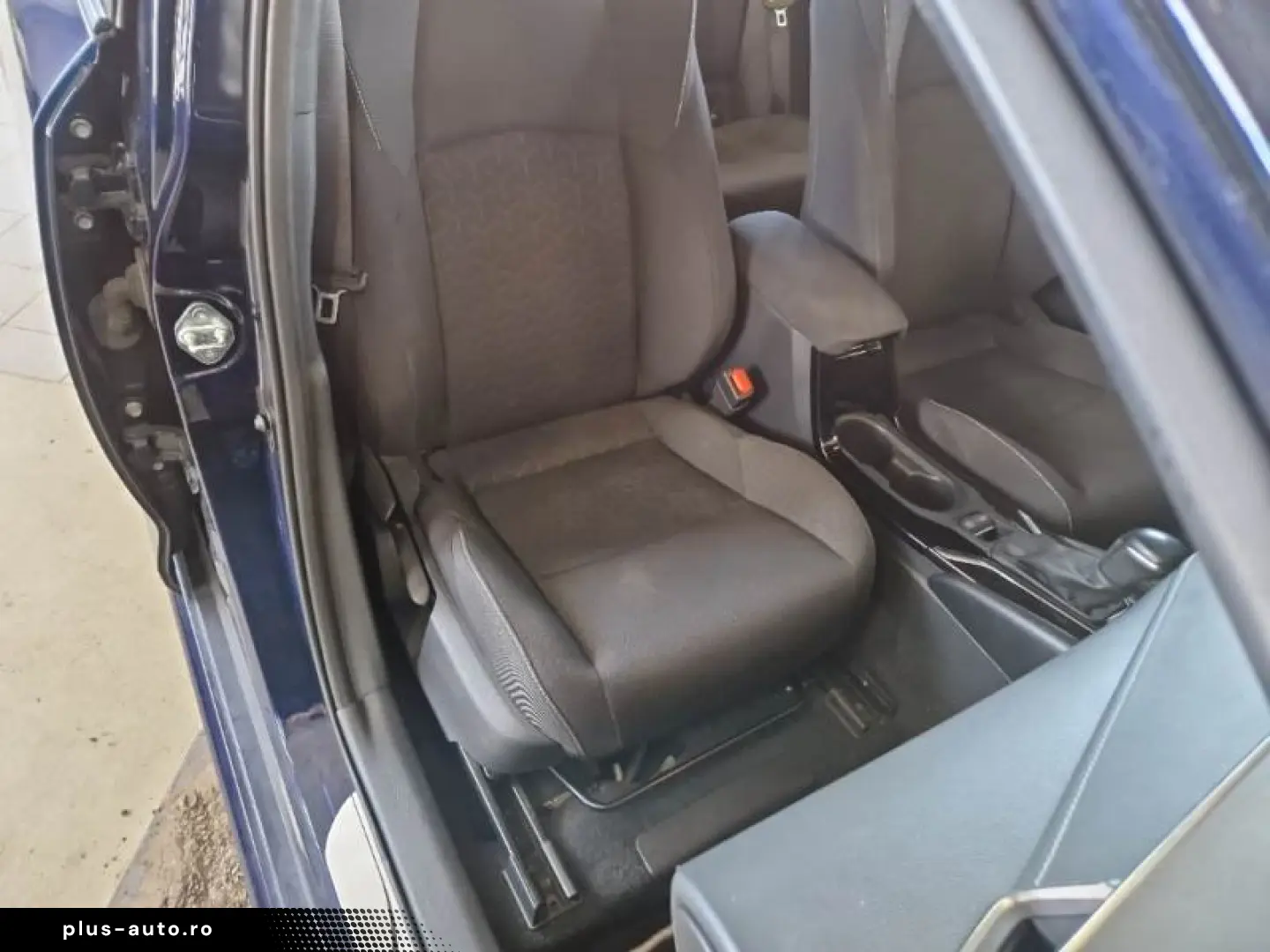 Toyota Corolla Bussines 1.8 hybrid Touring sport