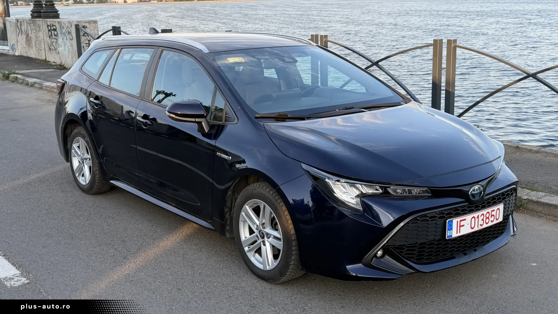 Toyota Corolla Bussines 1.8 hybrid Touring sport